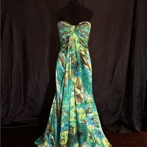 Elegant Strapless Green Dress